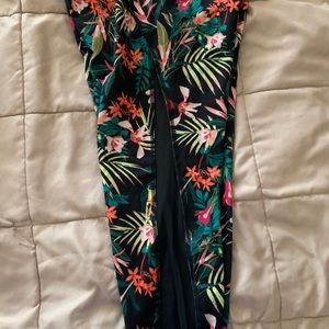 Old Navy Crops Hawaiian print, medium